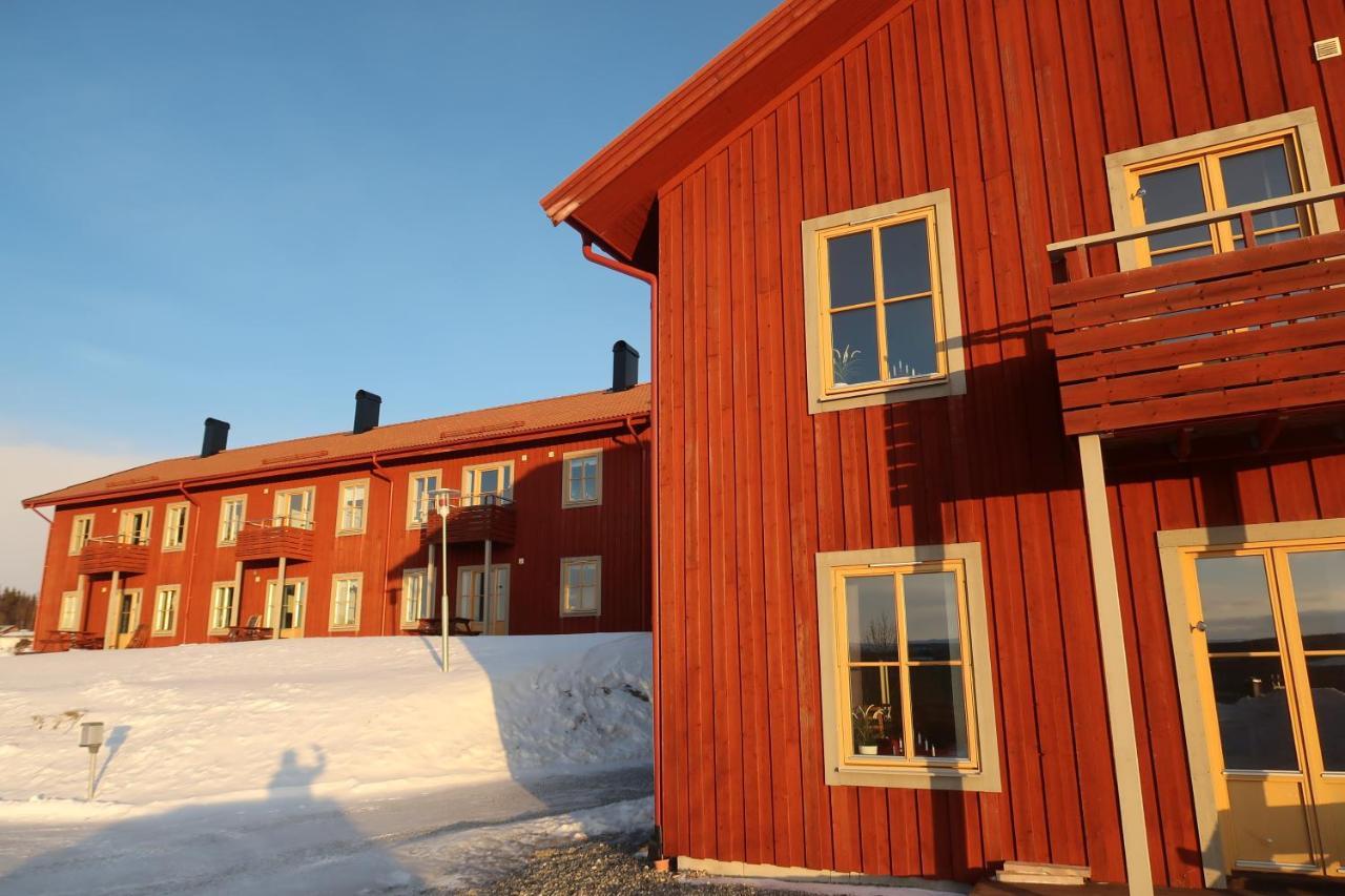 Funaesdalsporten Roeda Husen Funaesdalen エクステリア 写真